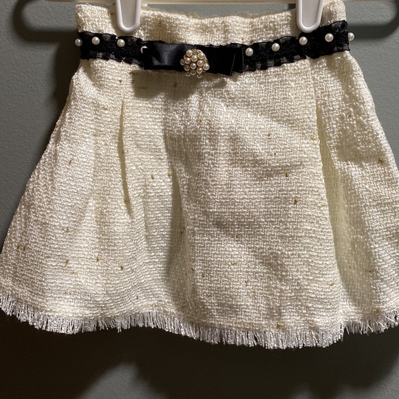 BRAND NEW GIRLS TWEED SKIRT SIZE 2T! NWT. THE COLOR IS IVORY. - Picture 2 of 5